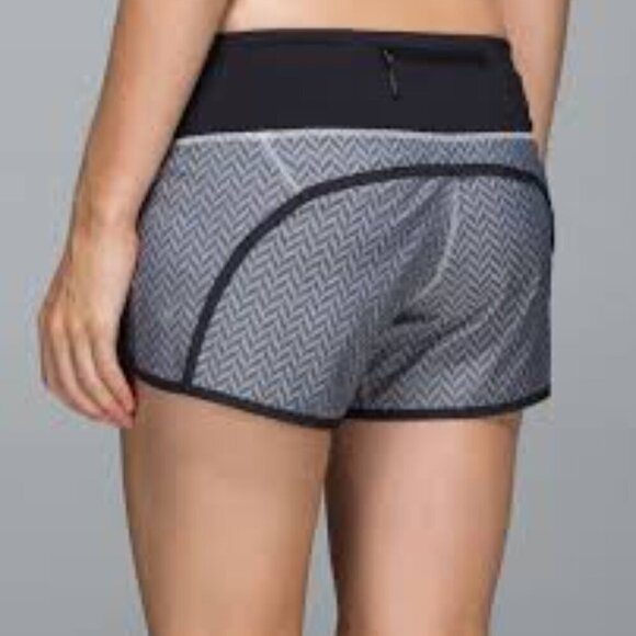 Lululemon Run Times Short *2-way Stretch Giant Herringbone Swift Black White 4 - Picture 2 of 7